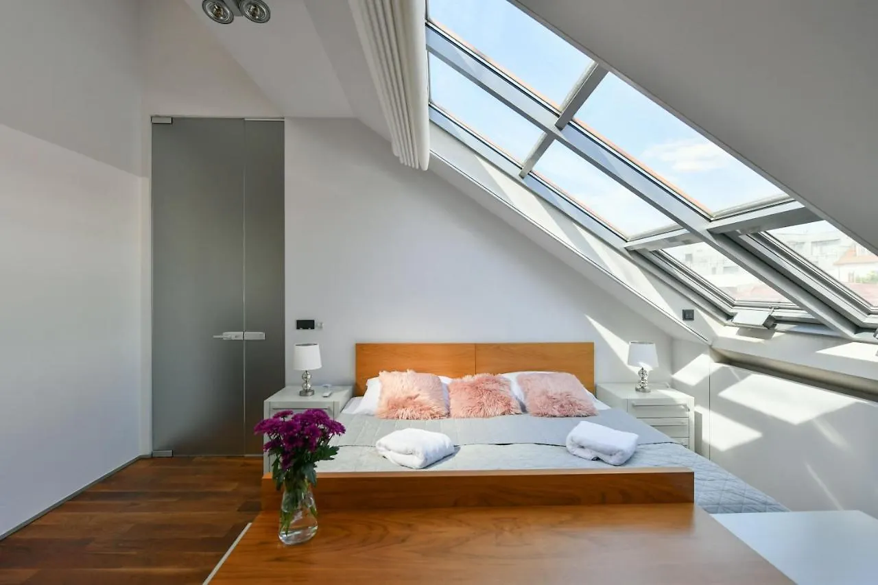 פראג Luxury Central Penthouse With Sauna, Terrace, 250M2, 5Bdrm, 3Bthrm צ'כיה