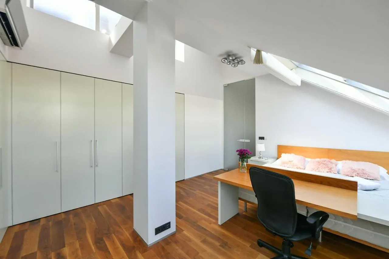 דירה פראג Luxury Central Penthouse With Sauna, Terrace, 250M2, 5Bdrm, 3Bthrm
