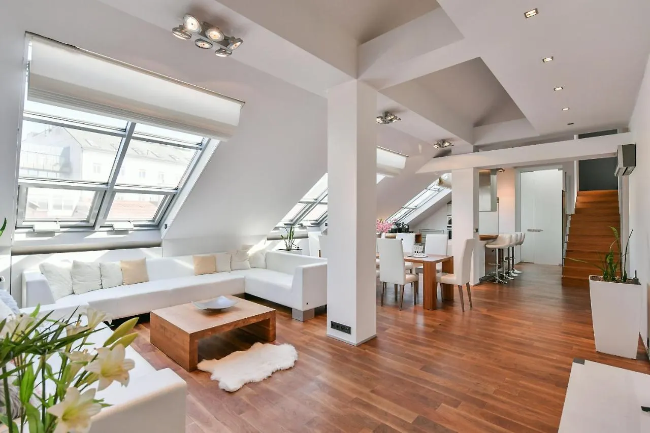 דירה פראג Luxury Central Penthouse With Sauna, Terrace, 250M2, 5Bdrm, 3Bthrm