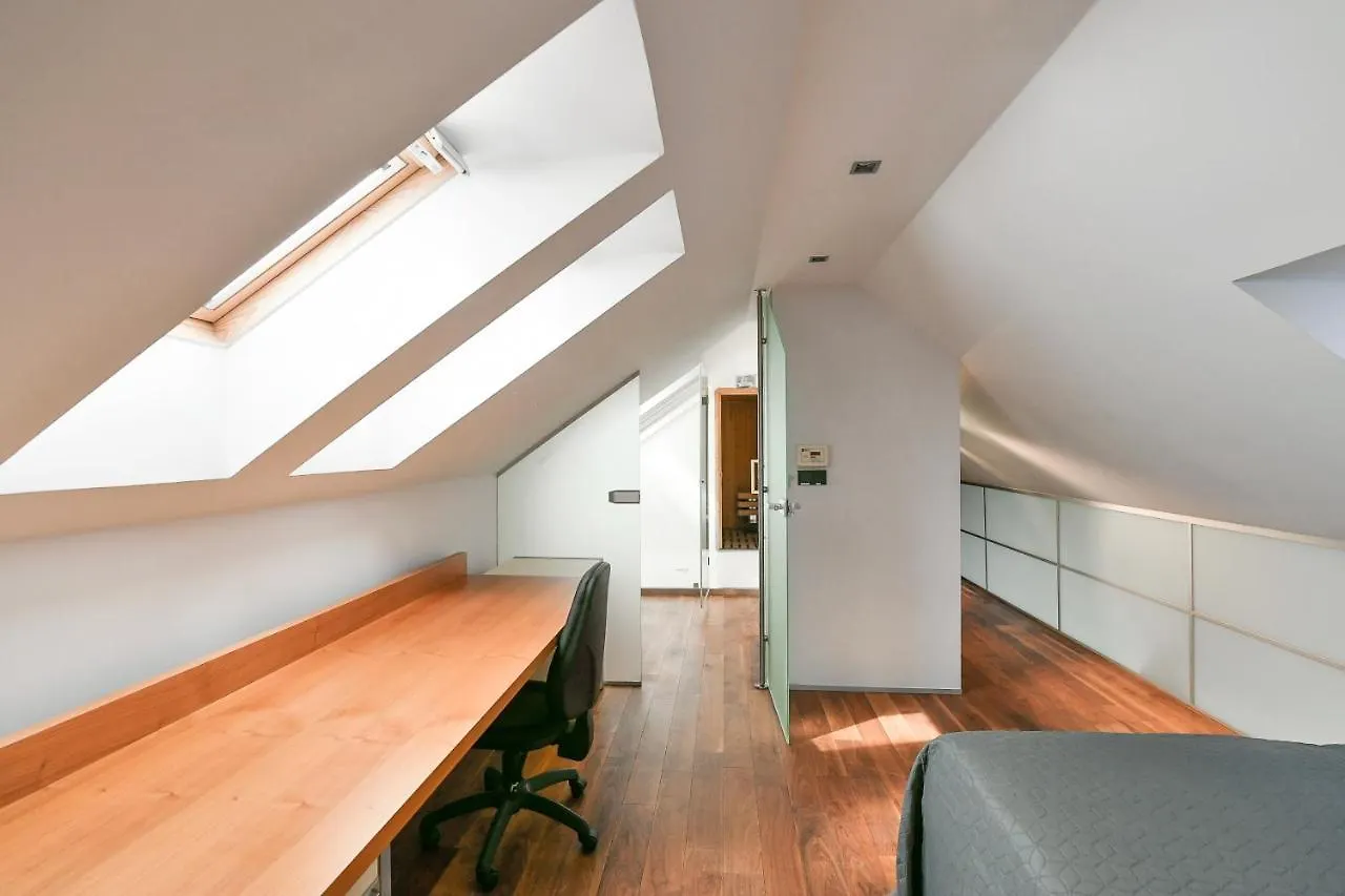 דירה פראג Luxury Central Penthouse With Sauna, Terrace, 250M2, 5Bdrm, 3Bthrm