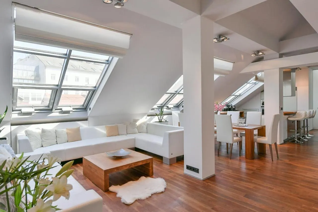 פראג Luxury Central Penthouse With Sauna, Terrace, 250M2, 5Bdrm, 3Bthrm דירה